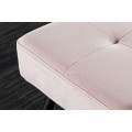 Komfortný sed na lavici Soreli zaručí mäkké zamatové polstrovanie v ružovej farbe