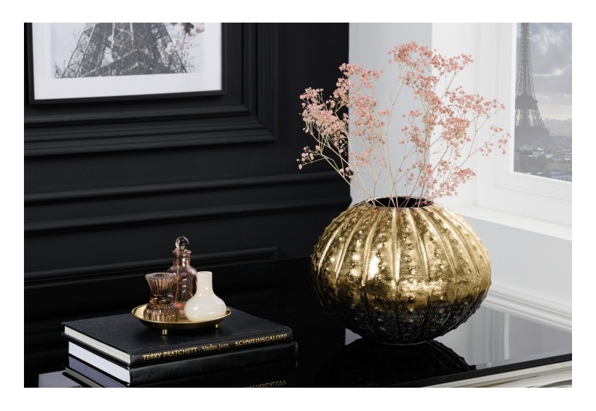Glamour váza Galactic v kovovom tepanom prevedení v zlatej farbe okrúhleho tvaru 30cm