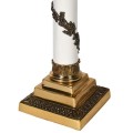 Dizajnová stolná lampa Helion v bielo-zlatom prevedení s ručným zdobením a bielym tienidlom 97cm