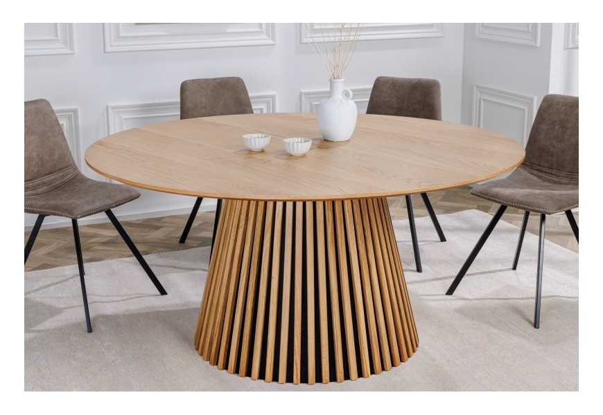 Dizajnový okrúhly jedálenský stôl Davidson z masívneho dreva v prírodnom dubovom odtieni