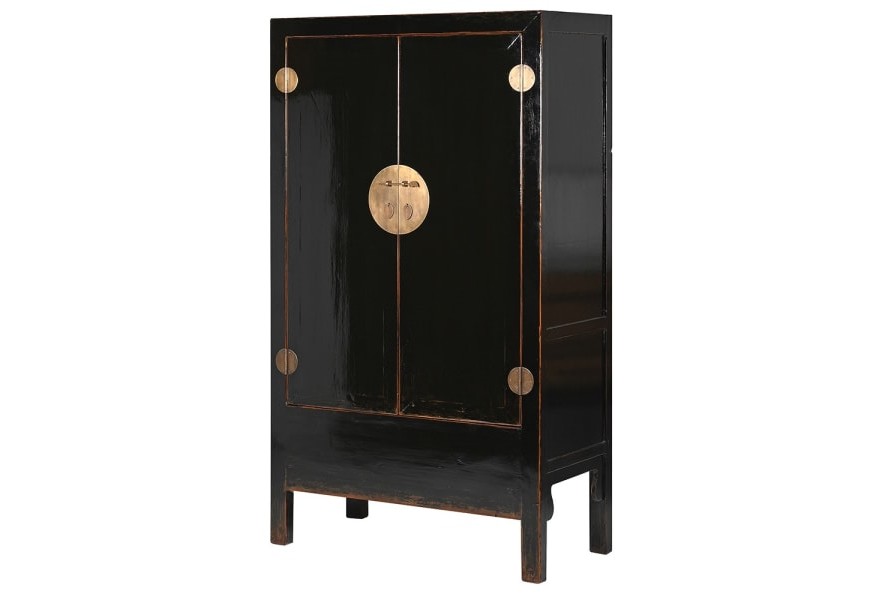 Masívna vintage barová skrinka Kolorida v čiernom prevedení so štyrmi poličkami a zlatým kovovým zdobením