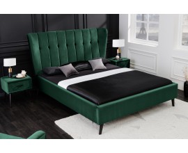 Retro manželská posteľ Alva so smaragdovozeleným zamatovým poťahom a čiernymi nožičkami 160x200cm
