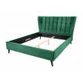 Retro manželsk&aacute; posteľ Alva so smaragdovozelen&yacute;m zamatov&yacute;m poťahom a čiernymi nožičkami 160x200cm