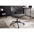 Dizajnová kancelárska otočná stolička Pedro so zamatovým čalúnením a opierkami na ruky na kolieskach s nastaviteľnou výškou sivá, 82 cm