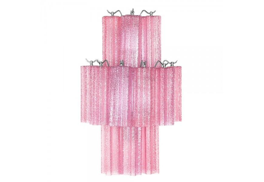 Luxusná glamour nástenná lampa Cascada so skleneným vrstveným tienidlom a striebornými prvkami v ružovej farbe