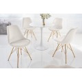 Moderná art deco stolička Scandinavia so zlatou kovovou konštrukciou a zamatovým poťahom vo farbe champagne