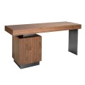 Kombinácia dreva a leštenej ocele stola Vita Naturale dodá taliansky dizajn s nádychom industriálneho štýlu