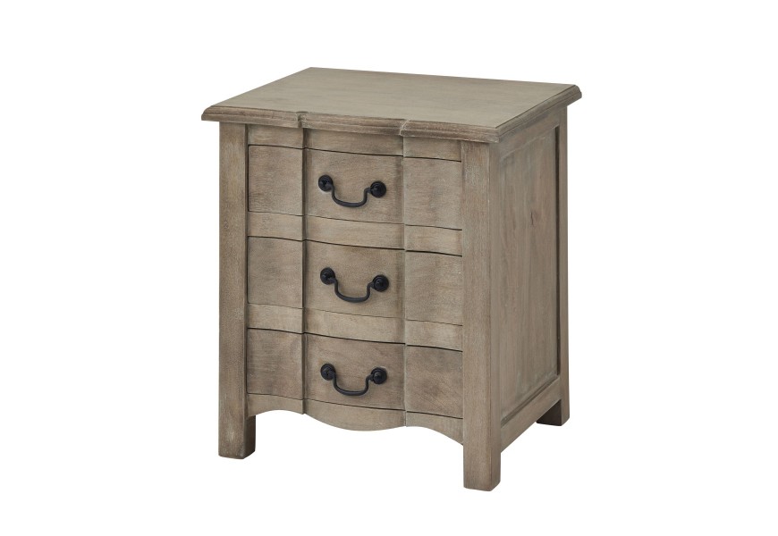 Luxusný vintage nočný stolík Antiquités Francaises z masívneho dreva v svetlej pieskovo hnedej farbe s tromi zásuvkami s kovovými úchytkami s reliéfnym zdobením na nožičkách