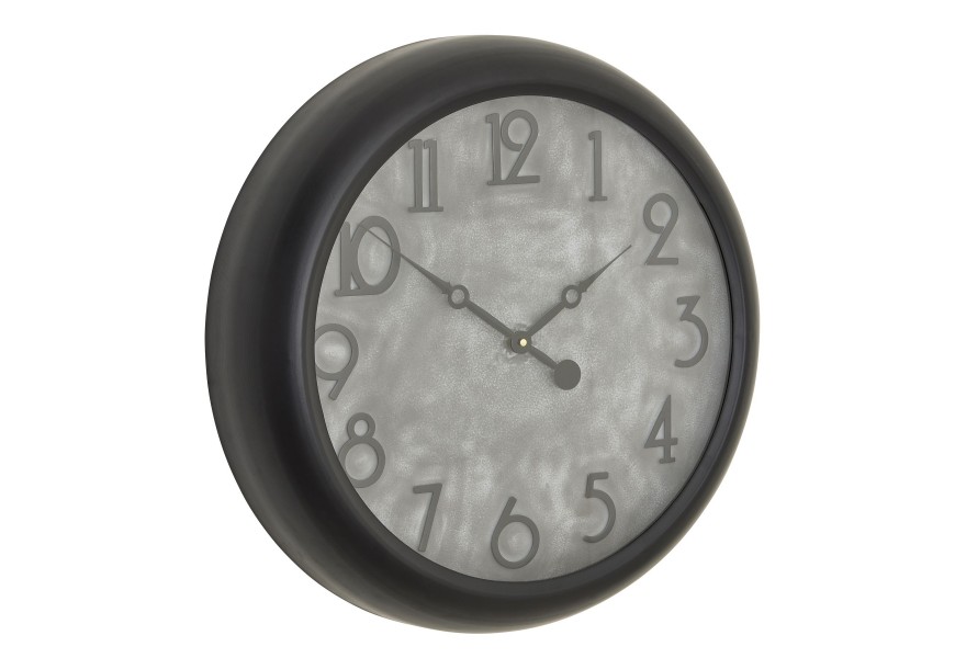 Luxusné vintage okrúhle nástenné hodiny Antiquités Francaises s čiernym kovovým rámom a ciferníkom s betónovým dizajnom v sivej farbe so sivým číselníkom s ručičkami