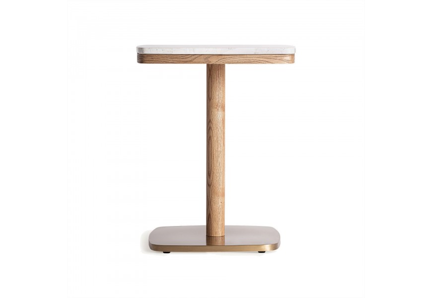 Luxusný prúručný stolík Barris v art deco štýle so sivou terrazzo doskou a s podstavou z dreva a kovu v hnedej a zlatej farbe