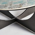 Luxusný okrúhly konferenčný stolík Costa Brava s mramorovou doskou a dizajnovými prekríženými nožičkami modrá čierna 90 cm