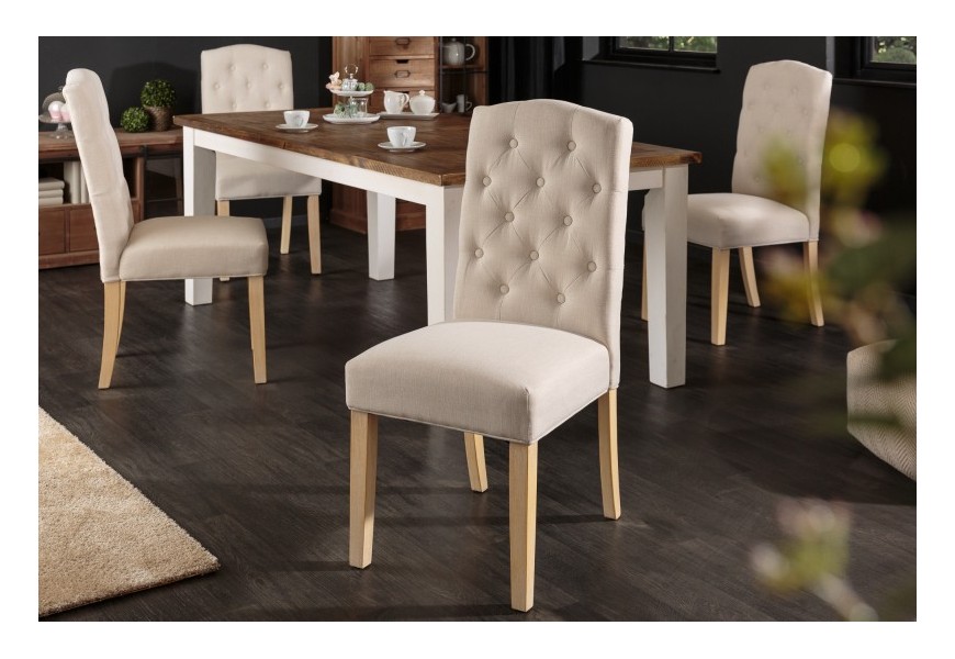 Vidiecka štýlová jedálenská stolička Silloth s béžovým čalúnením a chesterfield prešívaním 104cm