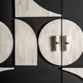 Luxusná art deco barová skrinka Vasilij s geometrickou kosťovou inkrustáciou a valcovými úchytkami béžová čierna 151 cm