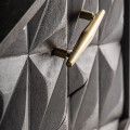 Luxusný art-deco nočný stolík Oxalis s dvomi zásuvkami a ozdobným reliéfnym vyrezávaním tmavá čokoládová hnedá 55 cm