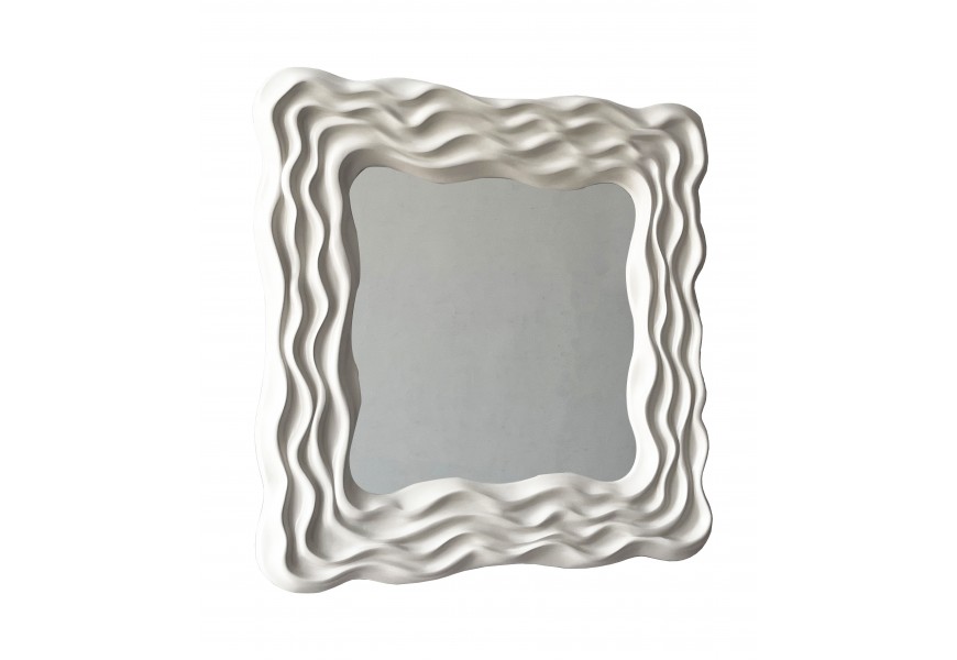 Moderné štvorcové nástenné zrkadlo Fouetté s reliéfne zdobeným krémovým béžovým akrylovým rámom s vlnovkovým dizajnom