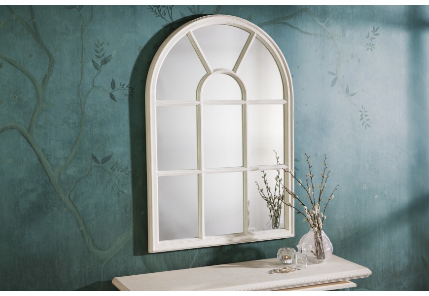 Vintage provensálske biele nástenné zrkadlo Castillo v tvare poloblúkového tabuľového okna so zámerne zošúchaným efektom bielej farby