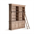 Luxusná vidiecka knižnica Constantine s policami a rebríkom zo svetlo hnedého masívneho mangového dreva so štvordverovým úložným priestorom a dvomi zásuvkami v spodnej časti