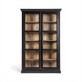Luxusná čierna vitrína Metropolitan z masívneho mangového dreva v odtieňoch prírodnej hnedej s presklenými dvierkami 210 cm