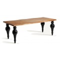 Luxusný obdĺžnikový jedálenský stôl Zena Noir s asymetrickou vrchnou doskou z masívneho dreva a čiernymi vyrezávanými nožičkami vo vidieckom štýle