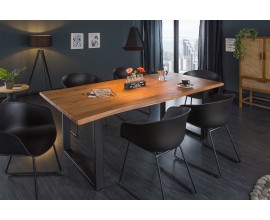 Masívny obdĺžnikový jedálenský stôl Mammut s čiernymi kovovými nožičkami v tvare U v industriálnom štýle a medovo hnedou vrchnou doskou z akáciového dreva