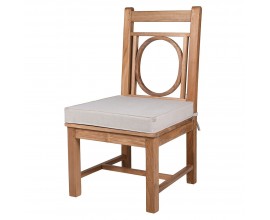 Luxusná svetlá hnedá jedálenská stolička Molly vo vidieckom štýle s rámom z masívneho teakového dreva s ozdobnou chrbtovou opierkou s motívom kruhu a bielym sedacím vankúšom