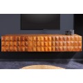 Luxusný drevený nástenný TV stolík s vyrezávanou výzdobou v tvare ihlanov svetlohnedej farby z dreva mango s tromi dvierkami