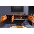 Dizajnový televízny stolík Vinan s tromi dvierkami z masívneho mangového dreva s dreveným dizajnom