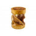 Dizajnový okrúhly príručný stolík Salian z masívneho dreva v svetlej hnedej lakovanej farbe v atypickom tvare 45 cm 