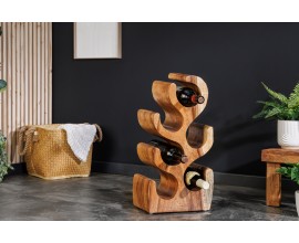 Dizajnová vinotéka Milena zo suarového lakovaného dreva v hnedej farbe