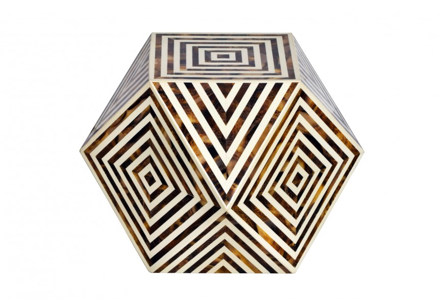 Dizajnový príručný stolík Bone Inlay vyrobený byvolej kosti v bielej a hnedej farbe s geometrickým vzorovaním