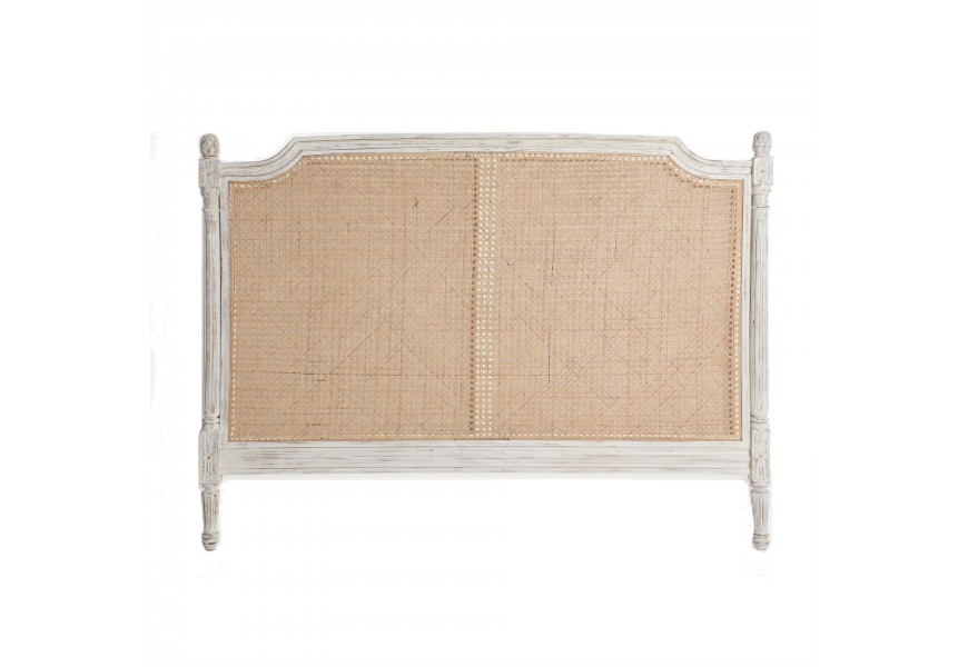 Luxusné vintage béžové čelo postele Vinny s vyrezávaným bielym rámom z mangového drevo v provensálskom štýle so zámerne zošúchaným efektom a s ratanovým viedenským výletom