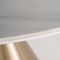 Luxusný art deco biely okrúhly jedálenský stôl Cronos s kamennou vrchnou doskou a zlatou nohou 120 cm