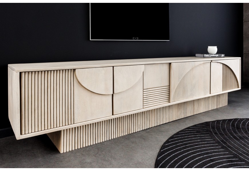 Dizajnový art deco štvordverový béžový televízny stolík Sonia s extravagantným geometrickým reliéfom z bieleného dreva 200 cm