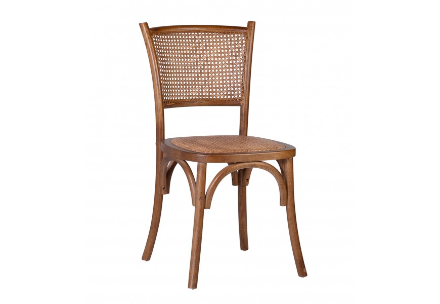 Vidiecka masívna jedálenská stolička Davao z dubového dreva v prírodnej svetlej hnedej farbe s výraznou kresbou letokruhov s ratanovým výpletom na sedacej časti a chrbtovej opierke
