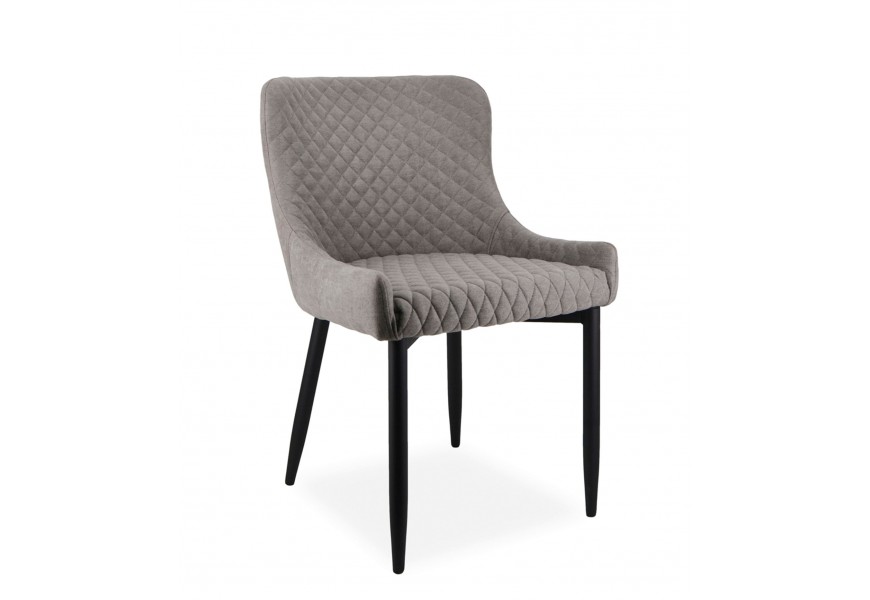 Štýlová jedálenská stolička Gardy s dizajnovým čalúneným poťahom s prešívaním s kosoštvorcovými vzormi pripomínajúcimi diamanty v sivej farbe s čiernymi kovovými nožičkami