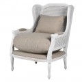 Dizajnové klasické kreslo Samuny s ratanovým výpletom s podsedákmi v béžovej farbe s vyrezávaním v bielej farbe opotrebovaného vzhľadu s vintage klasickým nádychom