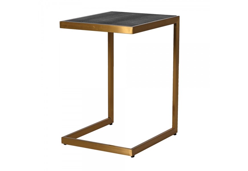 Art deco príručný stolík Sara v štvorcovom tvare so šagrénovým dizajnom v sivej farbe a konštrukciou z kovu v zlatej farbe