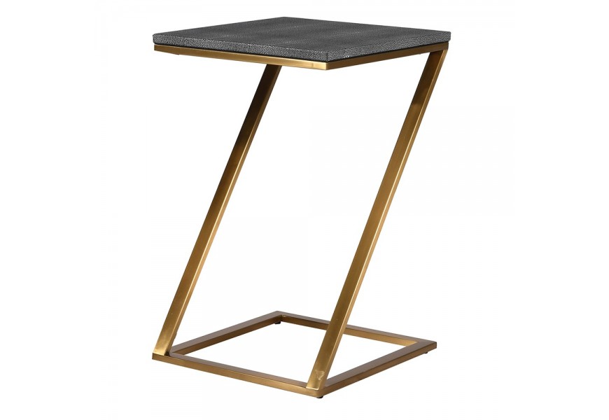 Art deco štýlový príručný stolík Sara s konštrukciou v zlatej farbe z kovu so šangrénovou ekokožou poťahom v sivej farbe