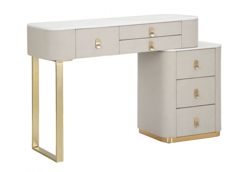 Luxusný glamour obdĺžnikový toaletný stolík Glamia Tapisé so šiestimi zásuvkami s bielou vrchnou doskou v mramorovom dizajne s kovovovými nožičkami v zlatej farbe a s textilným poťahom v béžovej farbe