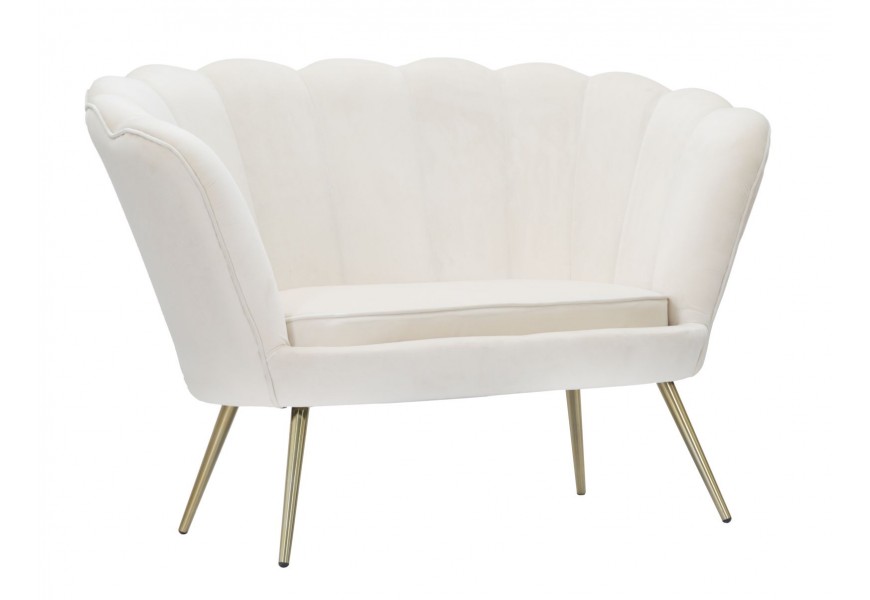 Glamour dvojmiestna sedačka Perla s čalúnením a s poťahom so zamatovým leskom v bielej farbe v tvare mušle s nožičkami z kovu v zlatý farbe