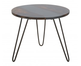 Moderný masívny konferenčný stolík Selvaggio s masívnou okrúhlou vrchnou doskou z akáciového dreva v prírodnej hnedej farbe s čiernym akcentom a tromi tmavými kovovými nohami