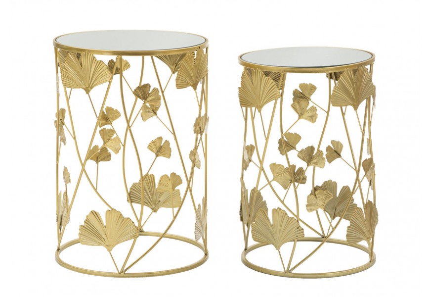 Dizajnový zrkadlový zlatý set dvoch príručných stolíkov Natura Elegante okrúhleho tvaru s reflexnou vrchnou doskou a kovovou konštrukciou s motívom ginko listov
