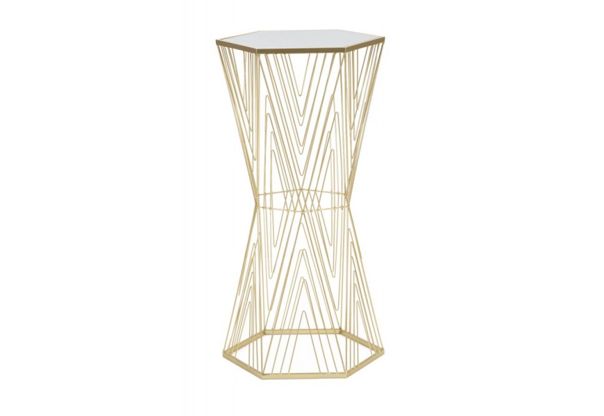 Art deco zlatý príručný stolík Dimension so šesťuholníkovou zrkadlovou doskou a vzdušnou kovovou podstavou s trojuholníkovým vzorom