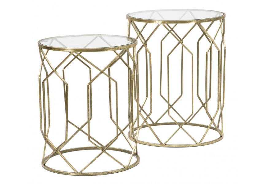 Art deco sada dvoch okrúhlych príručných stolíkov so zlatým kovovým rámom a priehľadnými sklenenými doskami s geometrickým vzorom