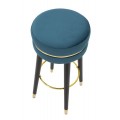 Art deco barová stolička Laurentia s modrým zamatovým sedadlom so zlatým detailom a čiernymi kovovými nožičkami 74 cm