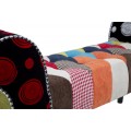 Dizajnová moderná lavica Burlone so zatočenými bočnými opierkami s viacfarebným poťahom s patchworkovým vzorom 102 cm