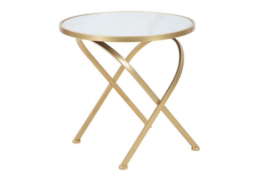 Glamour príručný stolík Amadora so zlatou kovovou konštrukciou s prepletenými oblúkmi a okrúhlou sklenenou doskou s mramorovým efektom