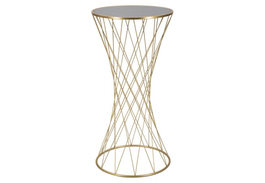 Glamour príručný stolík Lina v okrúhlom tvare s vrchnou doskou zo skla so zatmavením a s nohou z kovu v zlatej farbe s prepletenými tyčami s kruhovou spojnicou s geometrickým kosoštvorcovým tvarom pretínajúcich sa tyčí