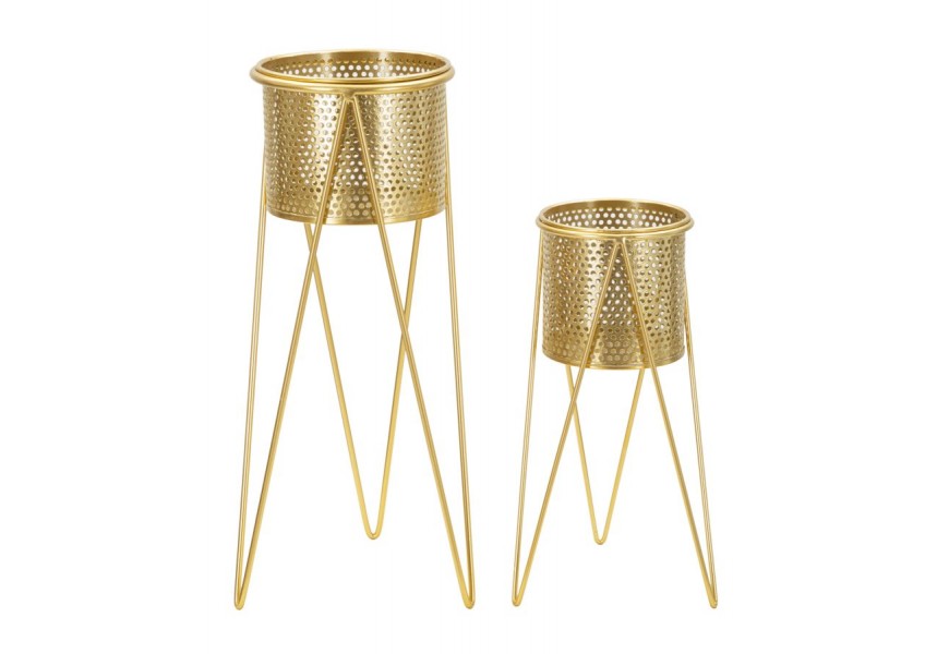 Glamour set dvoch kvetináčov Lemio v oválnom tvare s perforovanými vzormi z kovu v zlatej farbe so stojanmi z tenkých tyčí v trojuholníkovom tvare