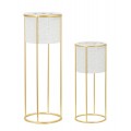 Glamour sada dvoch kvetináčov s okrúhlym kovovým stojanom v zlatom prevedení a perforovaným držiakom v bielej farbe s dekoratívnym mušľovým vzorom